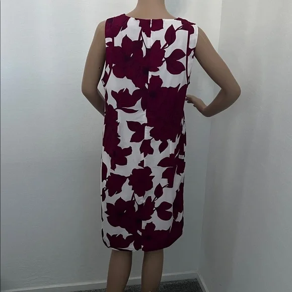 Banana Republic Women’s White & Burgundy Floral Sleeveless Shift Dress - Size 12 - Picture 2 of 9